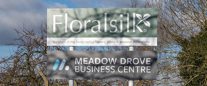 floralsilk and meadow drove business centre signage