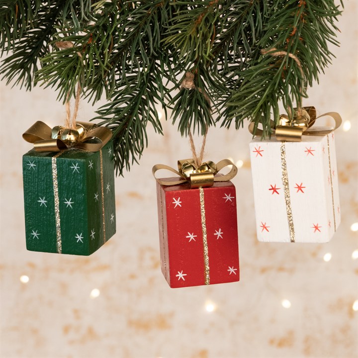 3 Wooden Gift Hanging Decorations